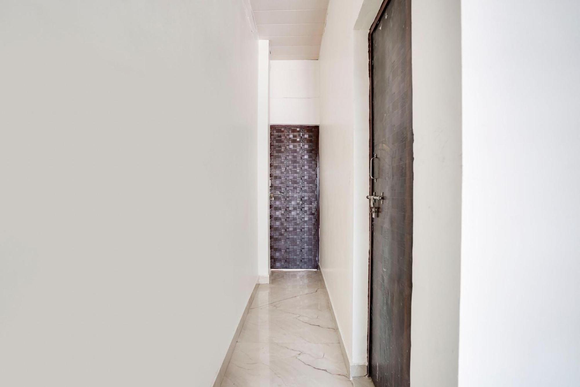 Hotel O The Moon Bareilly Exterior photo