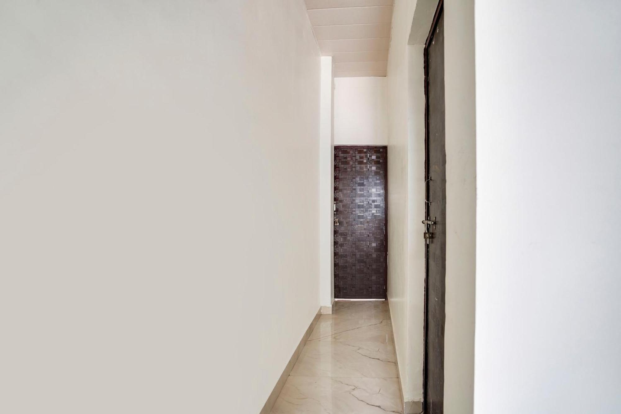 Hotel O The Moon Bareilly Exterior photo