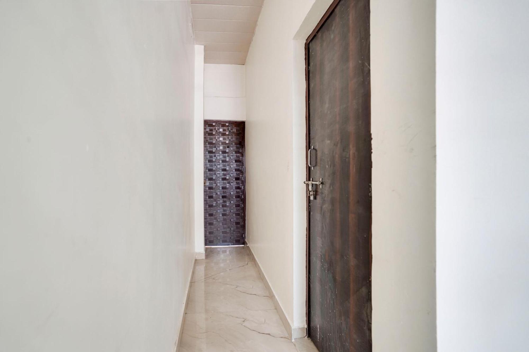 Hotel O The Moon Bareilly Exterior photo
