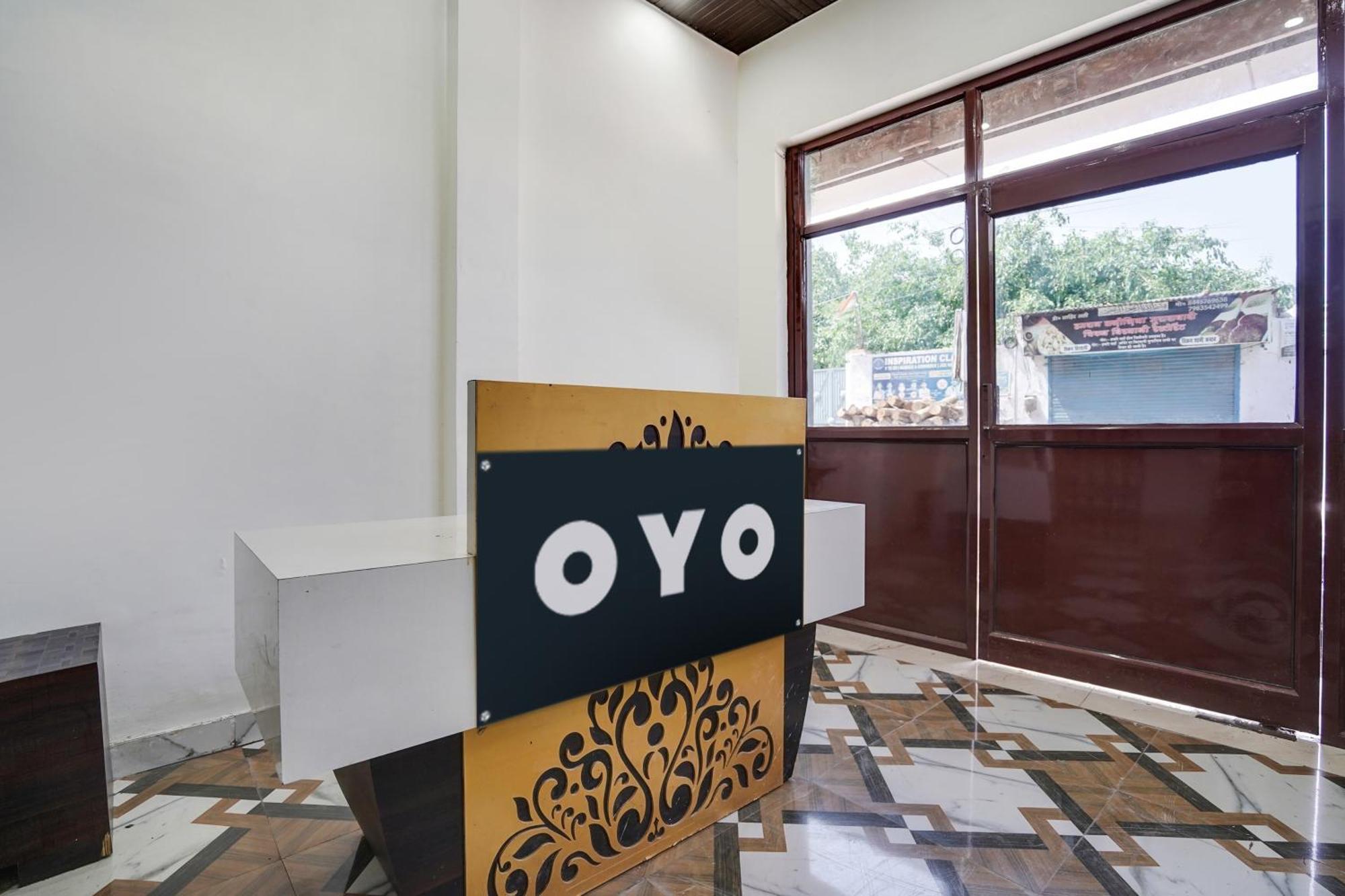Hotel O The Moon Bareilly Exterior photo