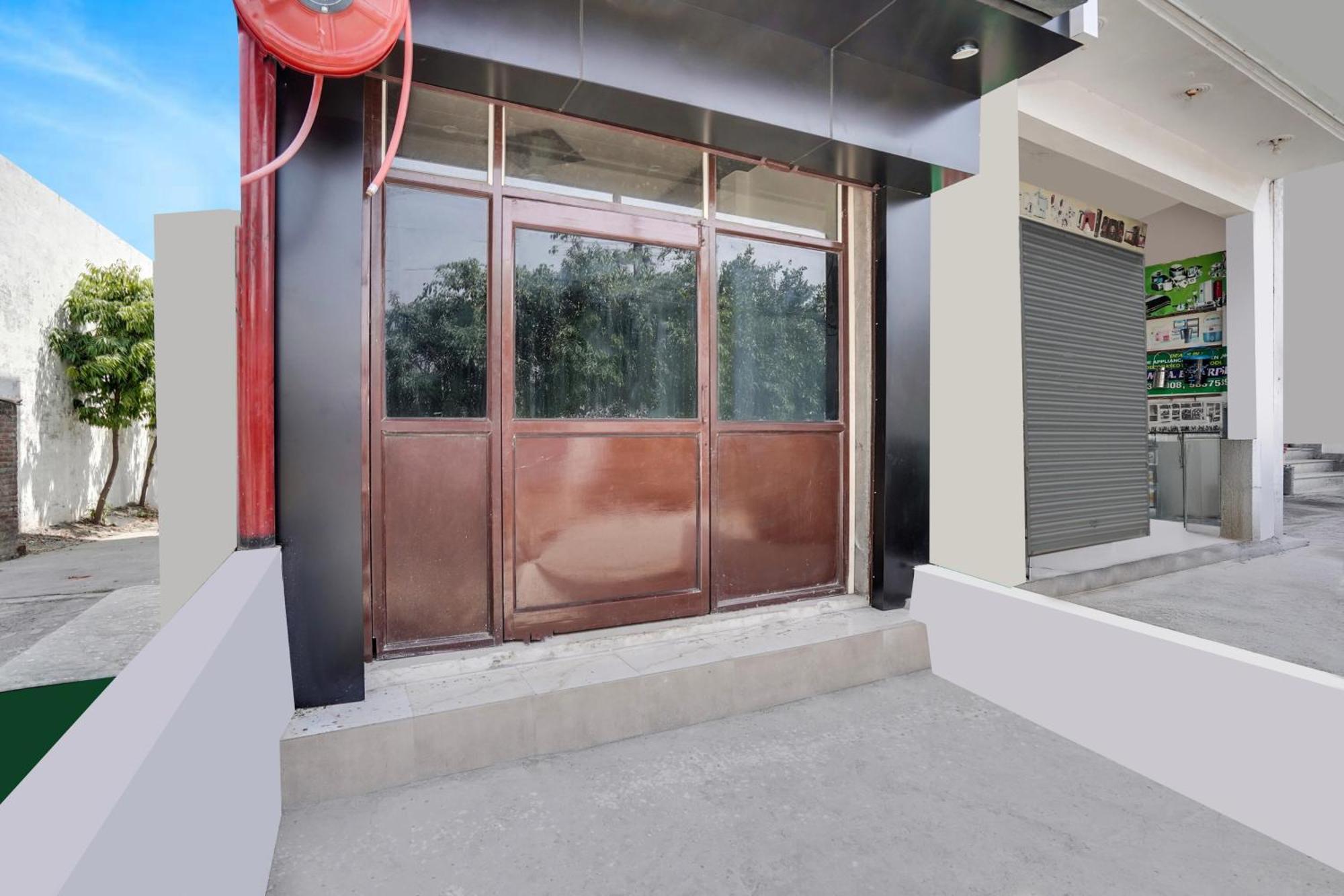 Hotel O The Moon Bareilly Exterior photo