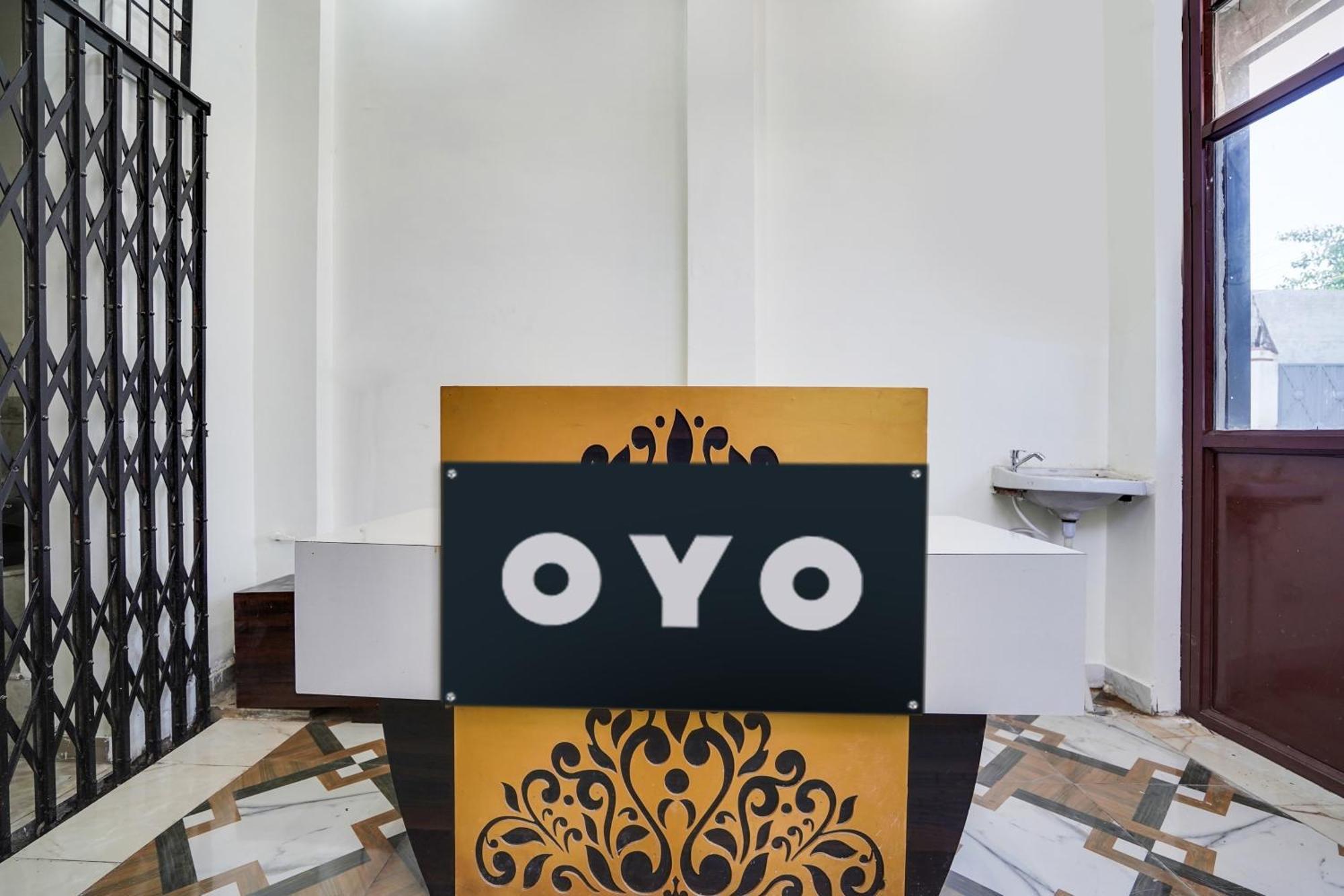 Hotel O The Moon Bareilly Exterior photo