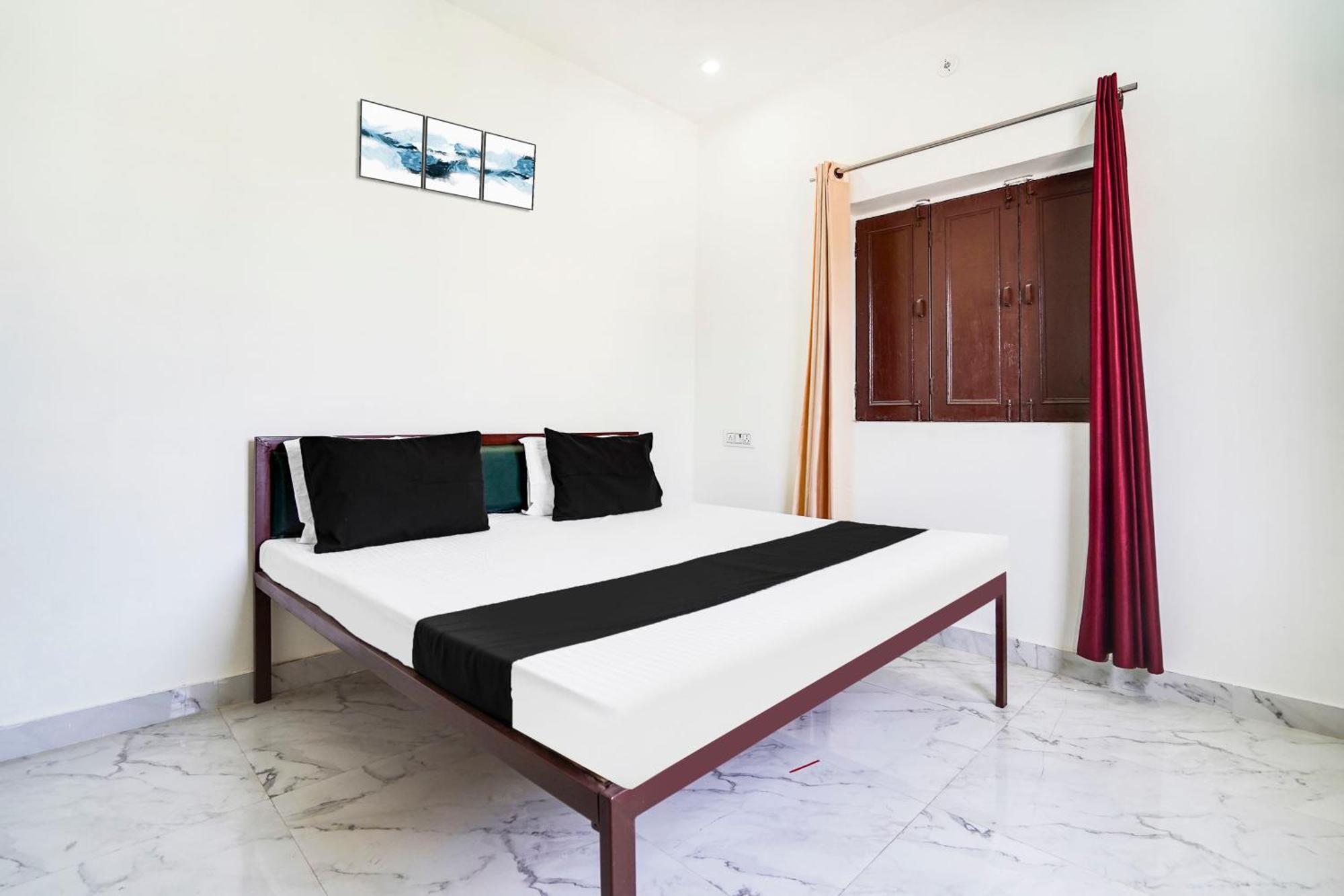 Hotel O The Moon Bareilly Exterior photo