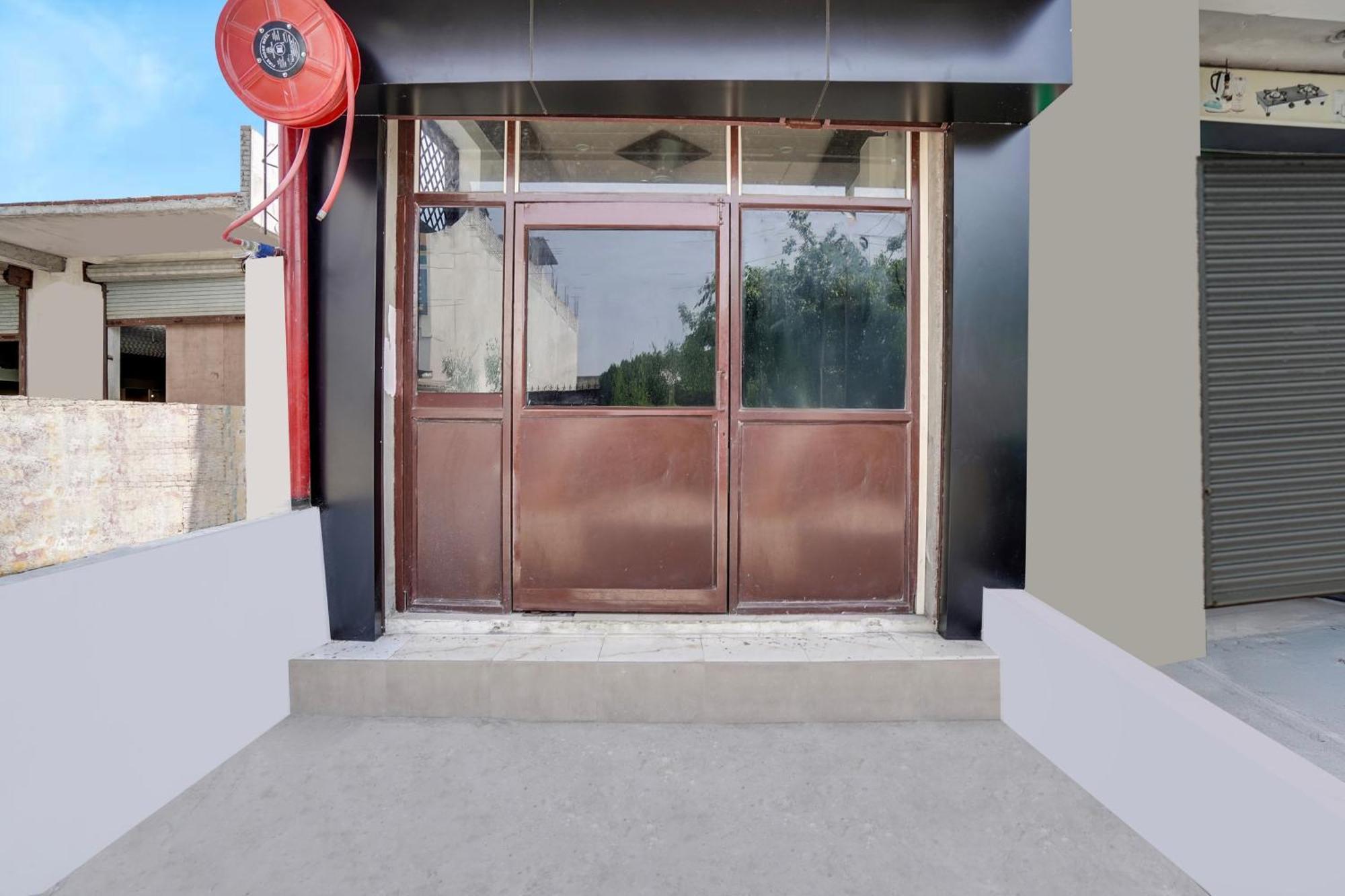 Hotel O The Moon Bareilly Exterior photo